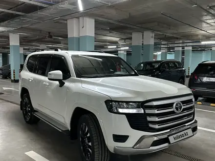 Toyota Land Cruiser 2021 года за 41 000 000 тг. в Астана – фото 2