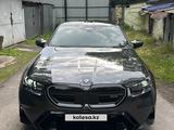 BMW M5 2025 года за 87 500 000 тг. в Алматы – фото 2