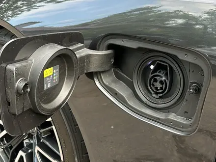 BMW M5 2025 года за 87 500 000 тг. в Алматы – фото 24