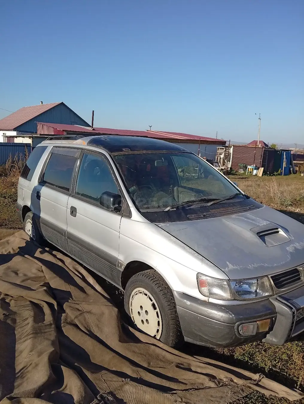Mitsubishi Chariot, 1995