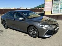 Toyota Camry 2022 года за 18 500 000 тг. в Атырау