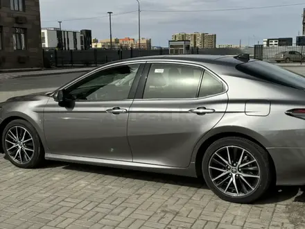 Toyota Camry 2022 года за 19 000 000 тг. в Атырау – фото 9