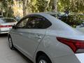 Hyundai Accent 2018 года за 7 400 000 тг. в Усть-Каменогорск – фото 2