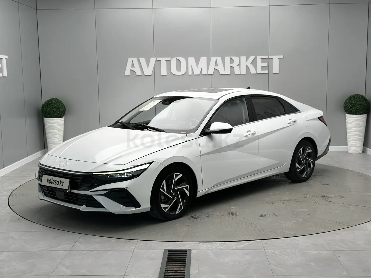 Hyundai Elantra, 2023