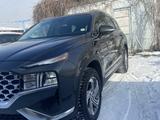 Hyundai Santa Fe 2022 годаүшін18 500 000 тг. в Алматы – фото 3