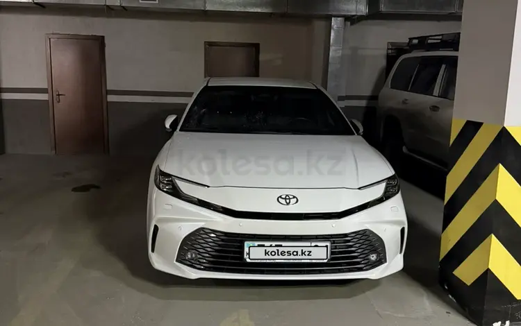 Toyota Camry 2024 года за 20 800 000 тг. в Семей