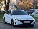 Hyundai Elantra 2021 годаfor9 300 000 тг. в Алматы – фото 3