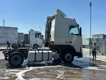 Volvo  FH 2001 года за 18 000 000 тг. в Алматы