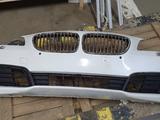 Передний бампер в сборе BMW F10 рестайлинг за 200 000 тг. в Алматы