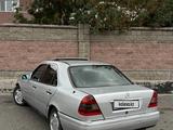 Mercedes-Benz C 200 1994 годаүшін1 700 000 тг. в Астана – фото 4