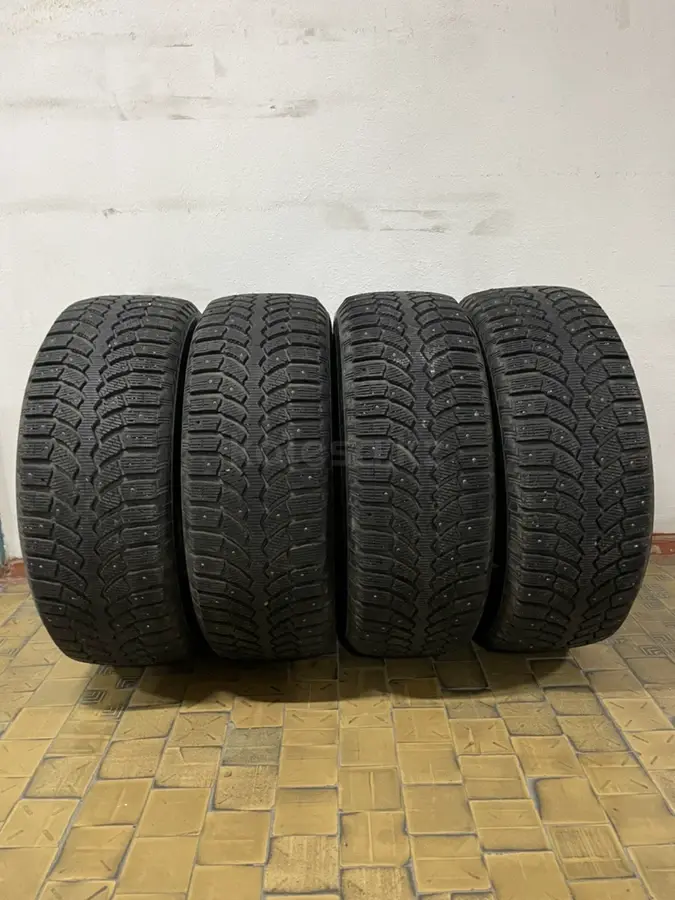 Зимние шипованные шины Bridgestone Blizzak SPIKE-01 (285/65/R17) — б/у ...