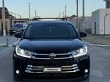 Toyota Highlander 2014 годаfor11 500 000 тг. в Актау