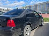 Volkswagen Jetta 2001 года за 2 500 000 тг. в Астана