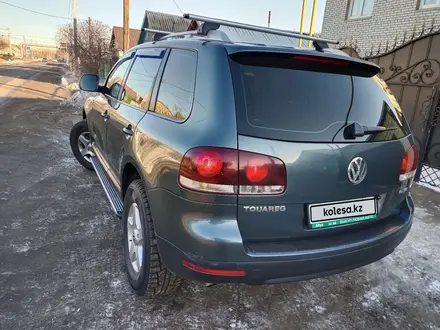 Volkswagen Touareg 2008 года за 6 500 000 тг. в Уральск – фото 3