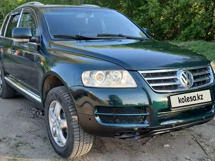 Volkswagen Touareg 2005 года за 5 500 000 тг. в Караганда – фото 2