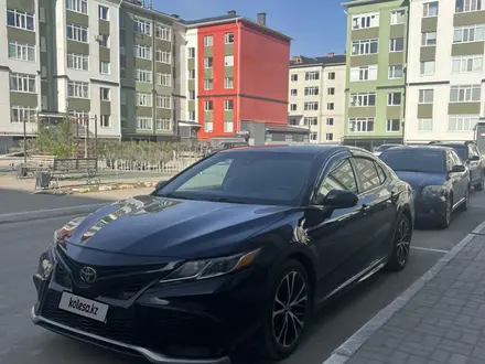 Toyota Camry 2018 года за 7 450 000 тг. в Актобе