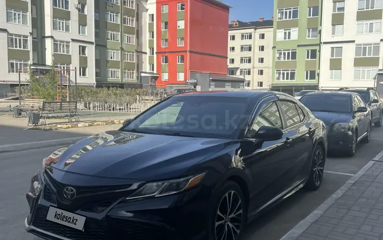 Toyota Camry 2018 года за 7 450 000 тг. в Актобе