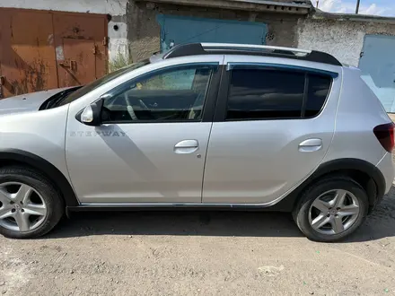 Renault Sandero Stepway 2015 года за 4 300 000 тг. в Караганда – фото 9