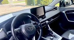 Toyota RAV4 2023 года за 16 200 000 тг. в Алматы – фото 5