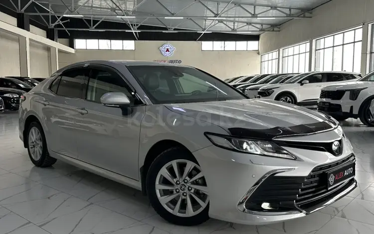 Toyota Camry 2023 годаfor17 300 000 тг. в Шымкент