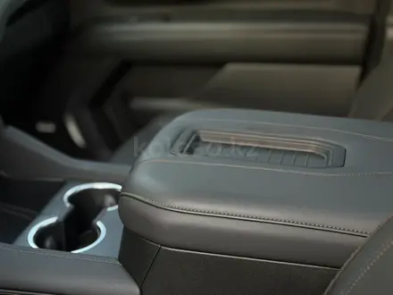 Chevrolet Tahoe 2022 года за 39 700 000 тг. в Алматы – фото 10