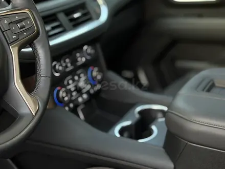 Chevrolet Tahoe 2022 года за 39 700 000 тг. в Алматы – фото 13