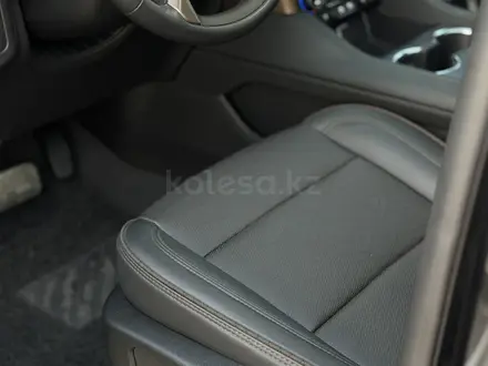 Chevrolet Tahoe 2022 года за 39 700 000 тг. в Алматы – фото 16