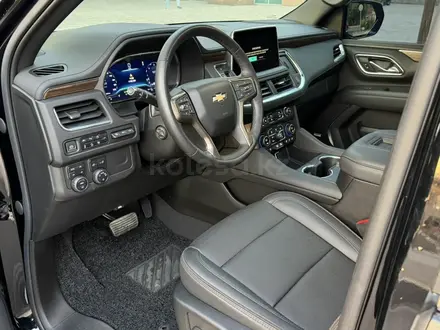 Chevrolet Tahoe 2022 года за 39 700 000 тг. в Алматы – фото 21