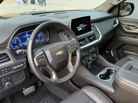 Chevrolet Tahoe 2022 года за 39 700 000 тг. в Алматы – фото 27