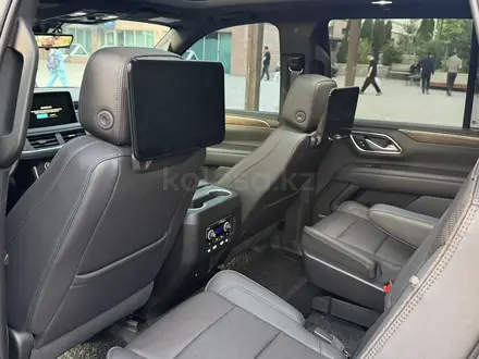 Chevrolet Tahoe 2022 года за 39 700 000 тг. в Алматы – фото 30
