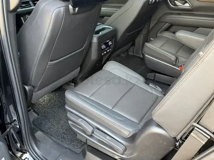 Chevrolet Tahoe 2022 года за 39 700 000 тг. в Алматы – фото 32