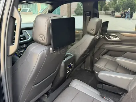 Chevrolet Tahoe 2022 года за 39 700 000 тг. в Алматы – фото 33