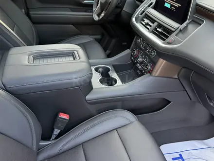 Chevrolet Tahoe 2022 года за 39 700 000 тг. в Алматы – фото 51