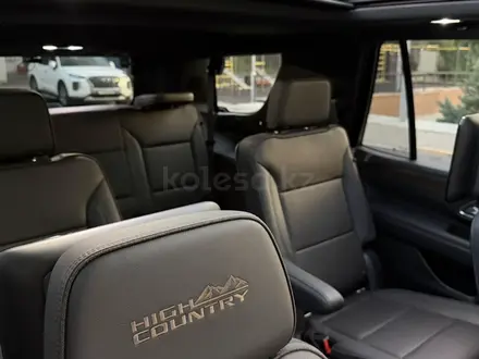 Chevrolet Tahoe 2022 года за 39 700 000 тг. в Алматы – фото 53
