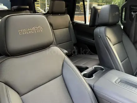 Chevrolet Tahoe 2022 года за 39 700 000 тг. в Алматы – фото 54