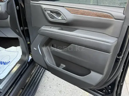 Chevrolet Tahoe 2022 года за 39 700 000 тг. в Алматы – фото 59