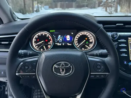 Toyota Camry 2019 года за 14 950 000 тг. в Алматы – фото 18