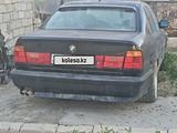 BMW 520 1991 года за 950 000 тг. в Атырау – фото 2
