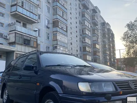 Volkswagen Passat 1995 года за 2 150 000 тг. в Байконыр – фото 12