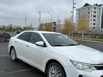 Toyota Camry 2015 года за 11 500 000 тг. в Астана – фото 4