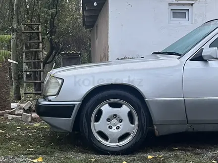 Mercedes-Benz E 300 1992 года за 1 400 000 тг. в Кордай – фото 2