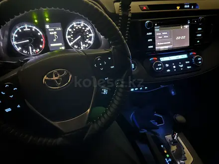 Toyota RAV4 2018 года за 12 700 000 тг. в Актобе – фото 3