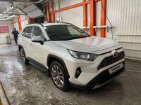 Toyota RAV4 2020 года за 16 800 000 тг. в Астана