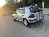 Volkswagen Golf 2001 года за 1 100 000 тг. в Астана – фото 2