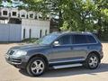 Volkswagen Touareg 2004 года за 5 200 000 тг. в Алматы – фото 2