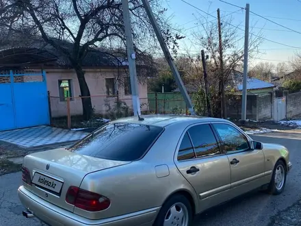 Mercedes-Benz E 220 1999 года за 1 800 000 тг. в Шымкент – фото 5