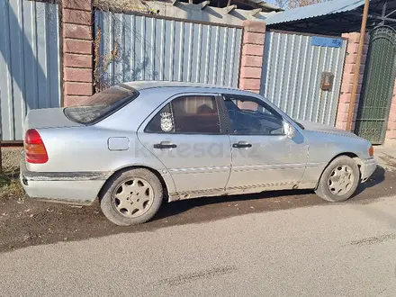 Mercedes-Benz C 180 1993 года за 800 000 тг. в Алматы – фото 2