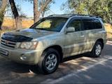 Toyota Highlander 2003 годаүшін7 200 000 тг. в Алматы – фото 2