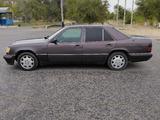 Mercedes-Benz E 320 1993 года за 2 500 000 тг. в Байконыр – фото 4