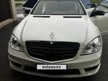 Mercedes-Benz S 500 2006 года за 7 850 000 тг. в Астана – фото 11